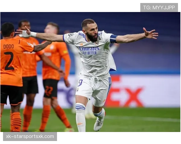 凯恩与本泽马：全能中锋的战术适配性与进攻效率差异解析